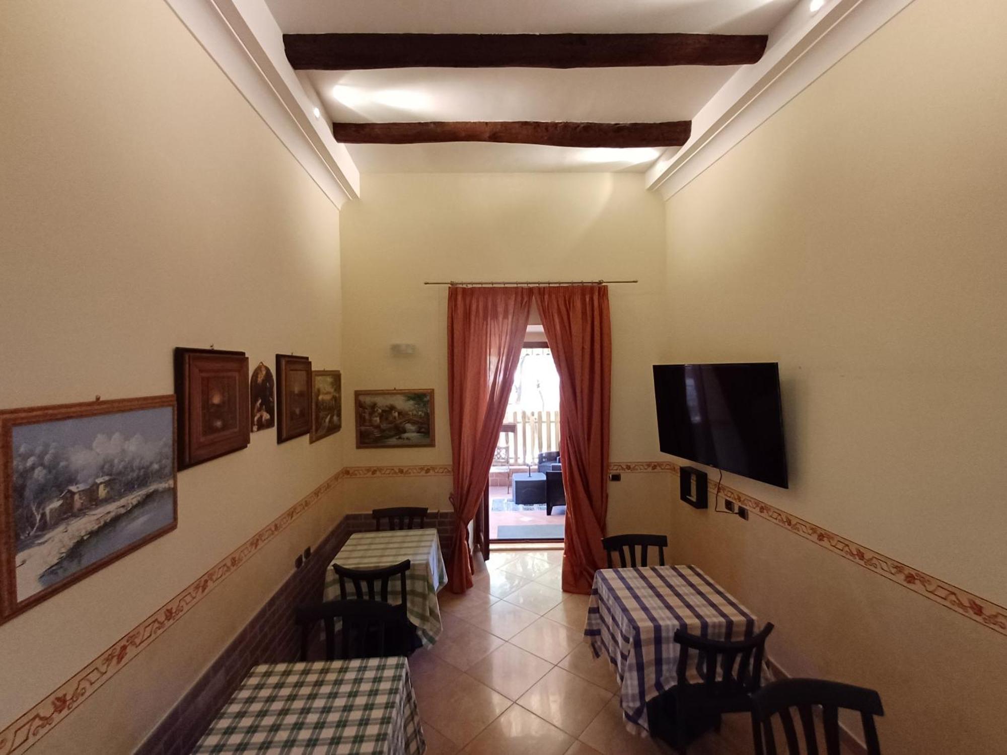 Ostello Napoli Town エクステリア 写真